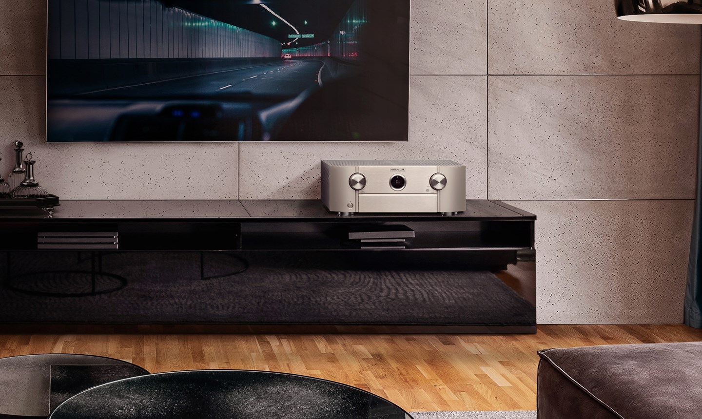 SR6015 Drive exquisitely detailed home cinema with the Marantz SR6015 9.2 channel 8K AV receiver. Enjoy the most musical sound in all your entertainment. Receptores de A/V | Marantz