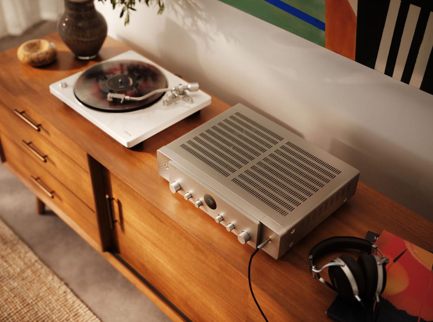 Silver-gold Model 70 on wooden console