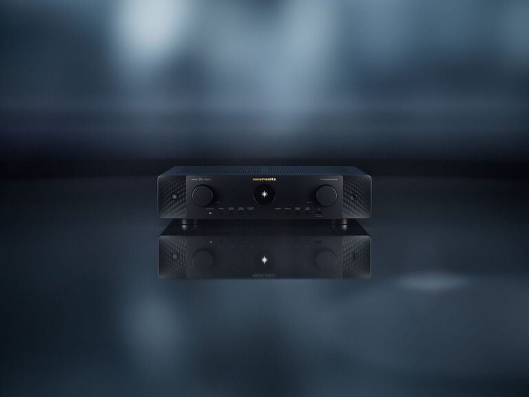 Black Cinema 70s S2 front facing