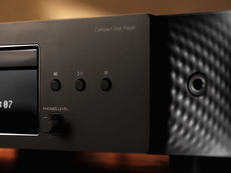 Close up of buttons on CD 70 Black