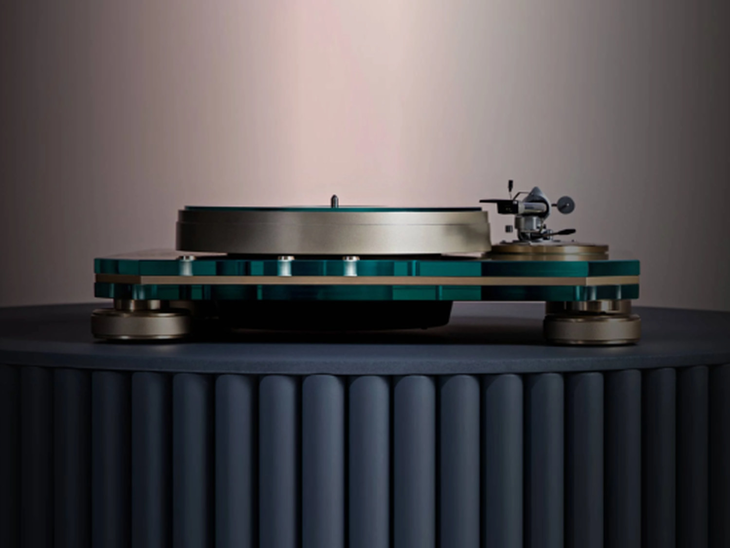 TT1000 turntable on a blue table