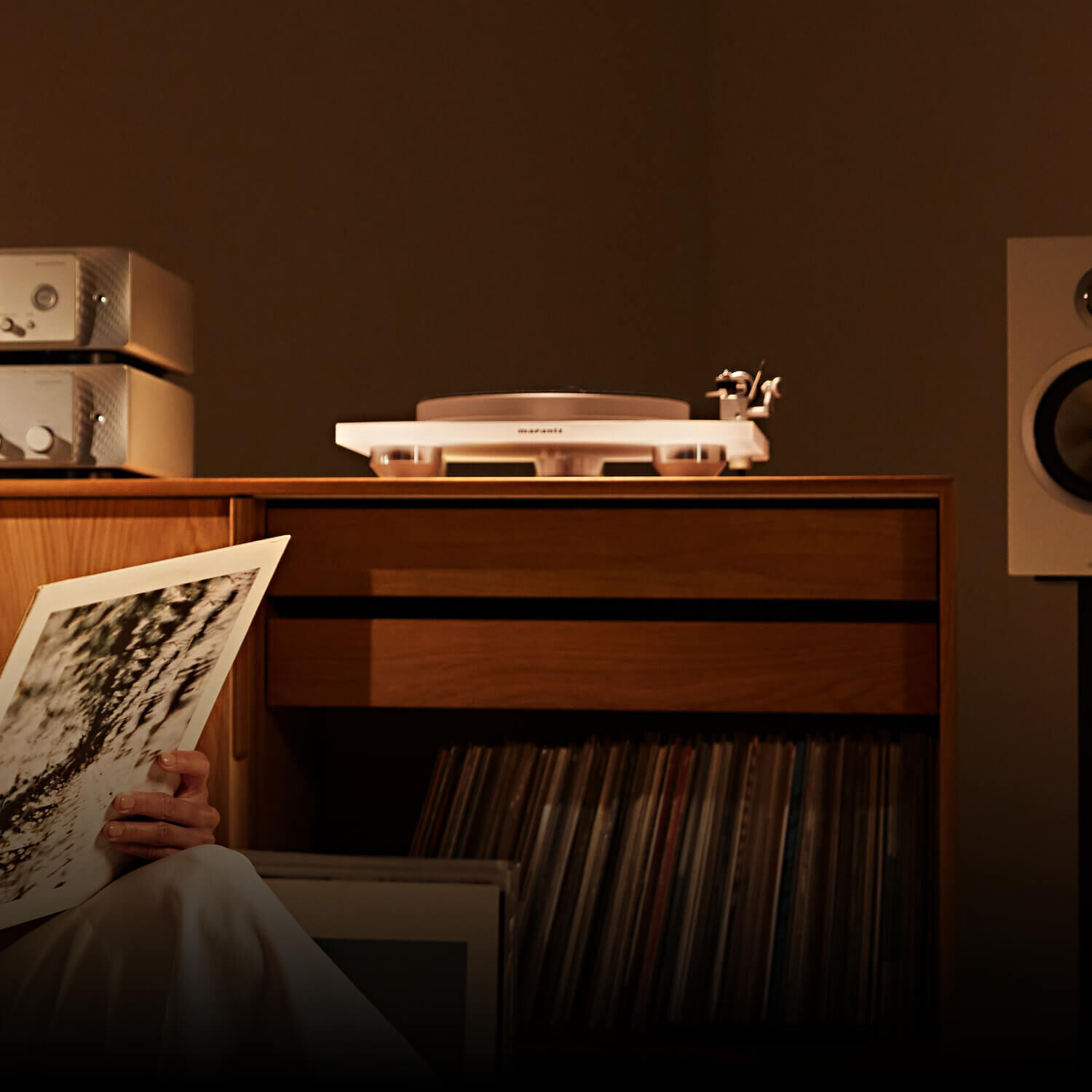 TT-15S1 - Reference Belt Drive Turntable with Cartridge | Marantz