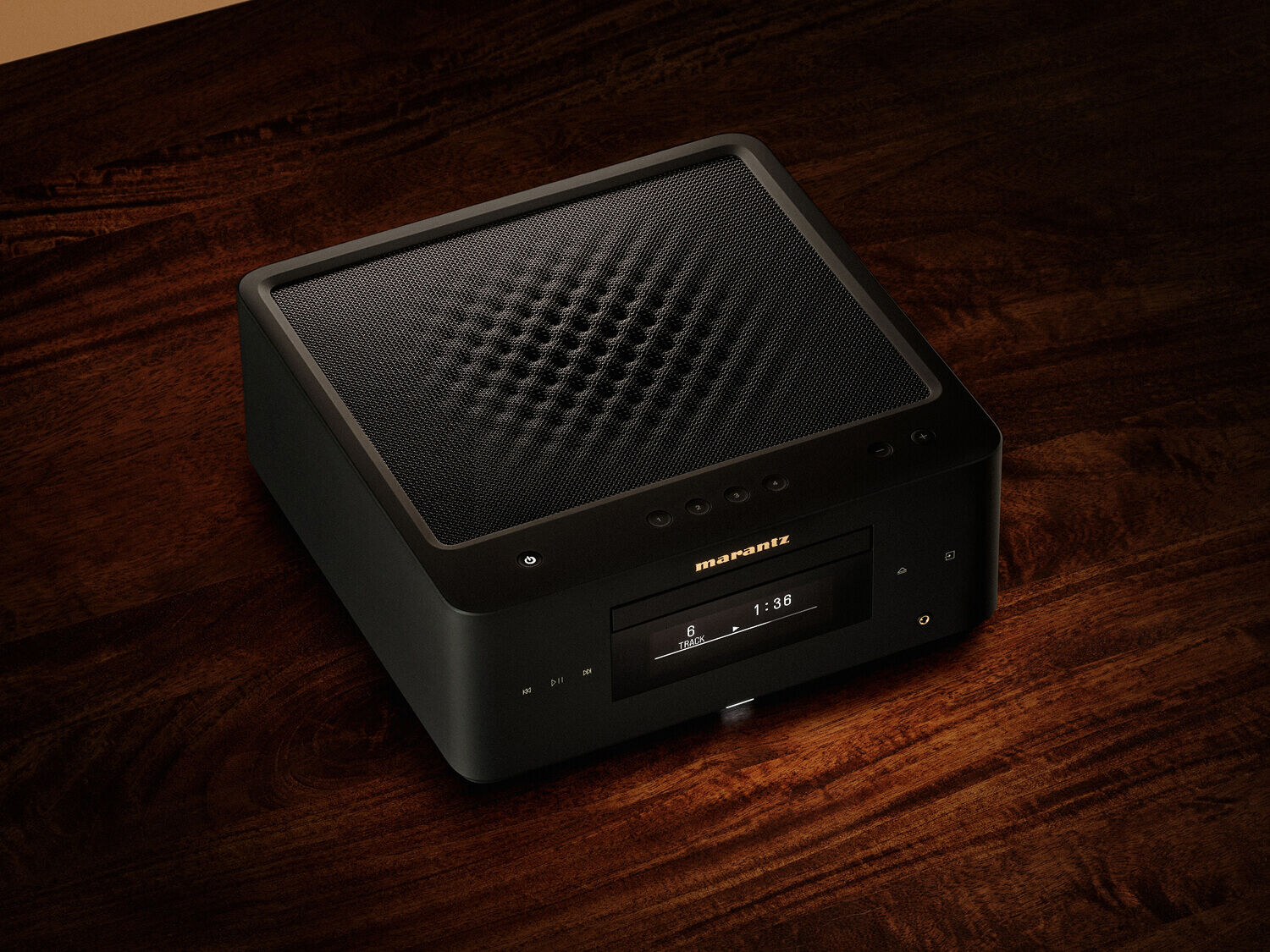 Black MCR 60n top close up