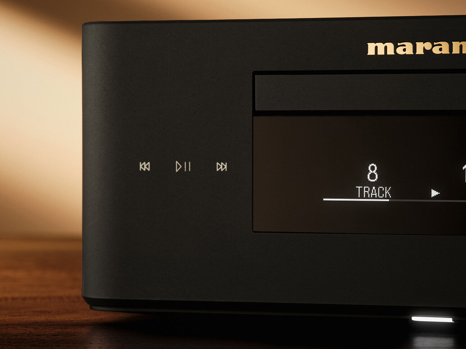 Black MCR 60n front close up