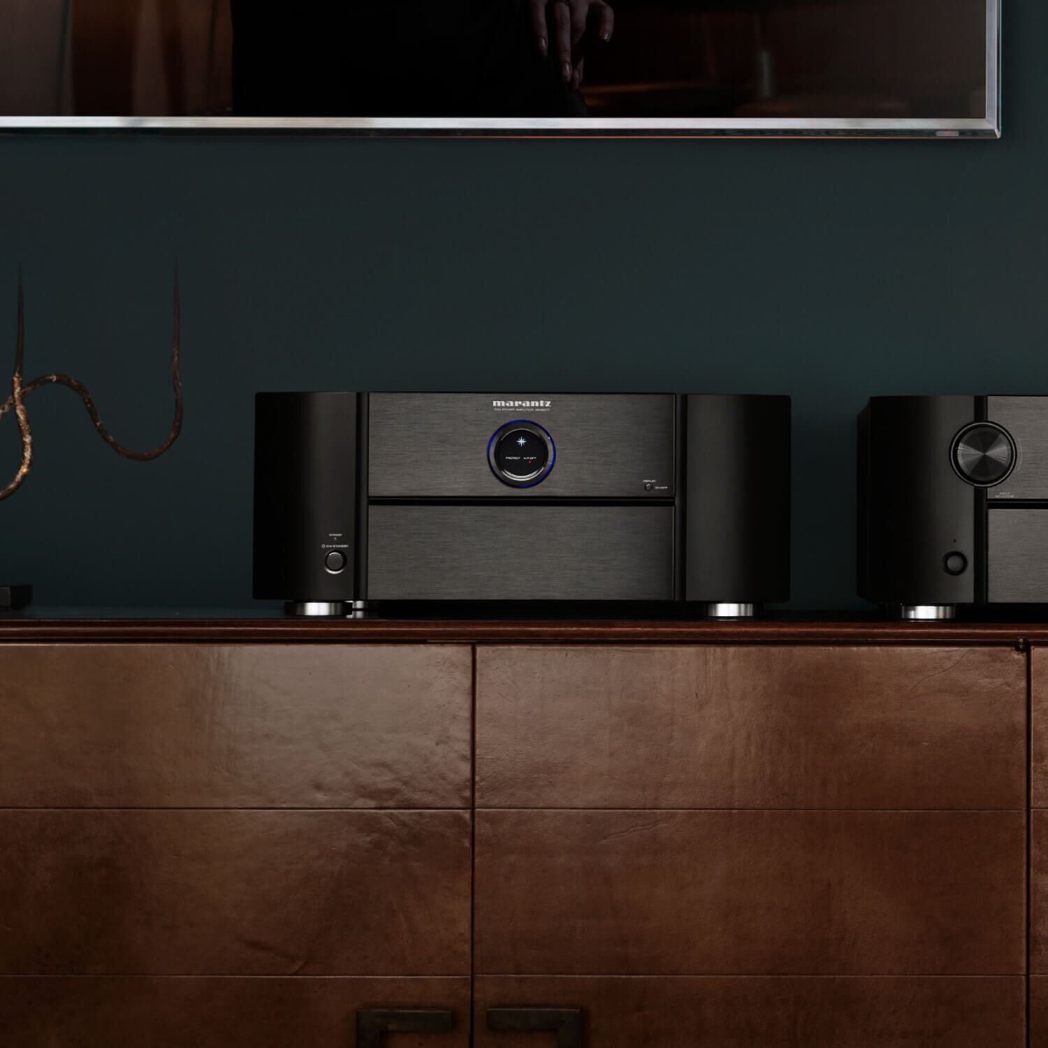 MM8077 - Precise power and superior sound