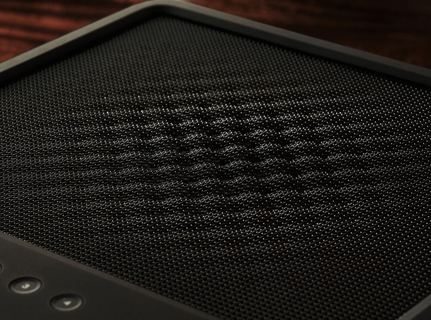 Black MCR 60n top close up
