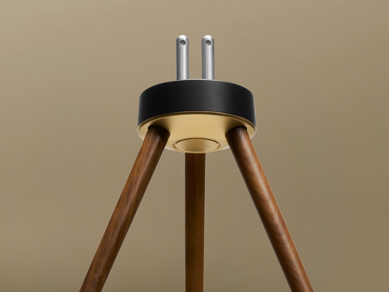 Optional tripod stand available for Horizon 