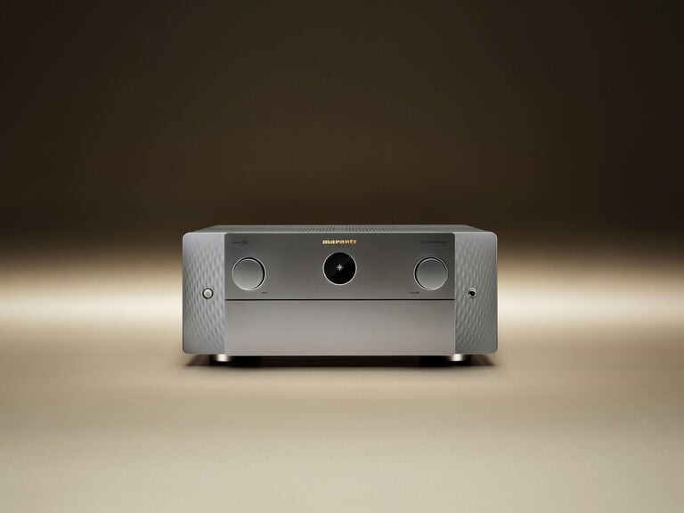 Silver-Gold Cinema 30 front lifestyle