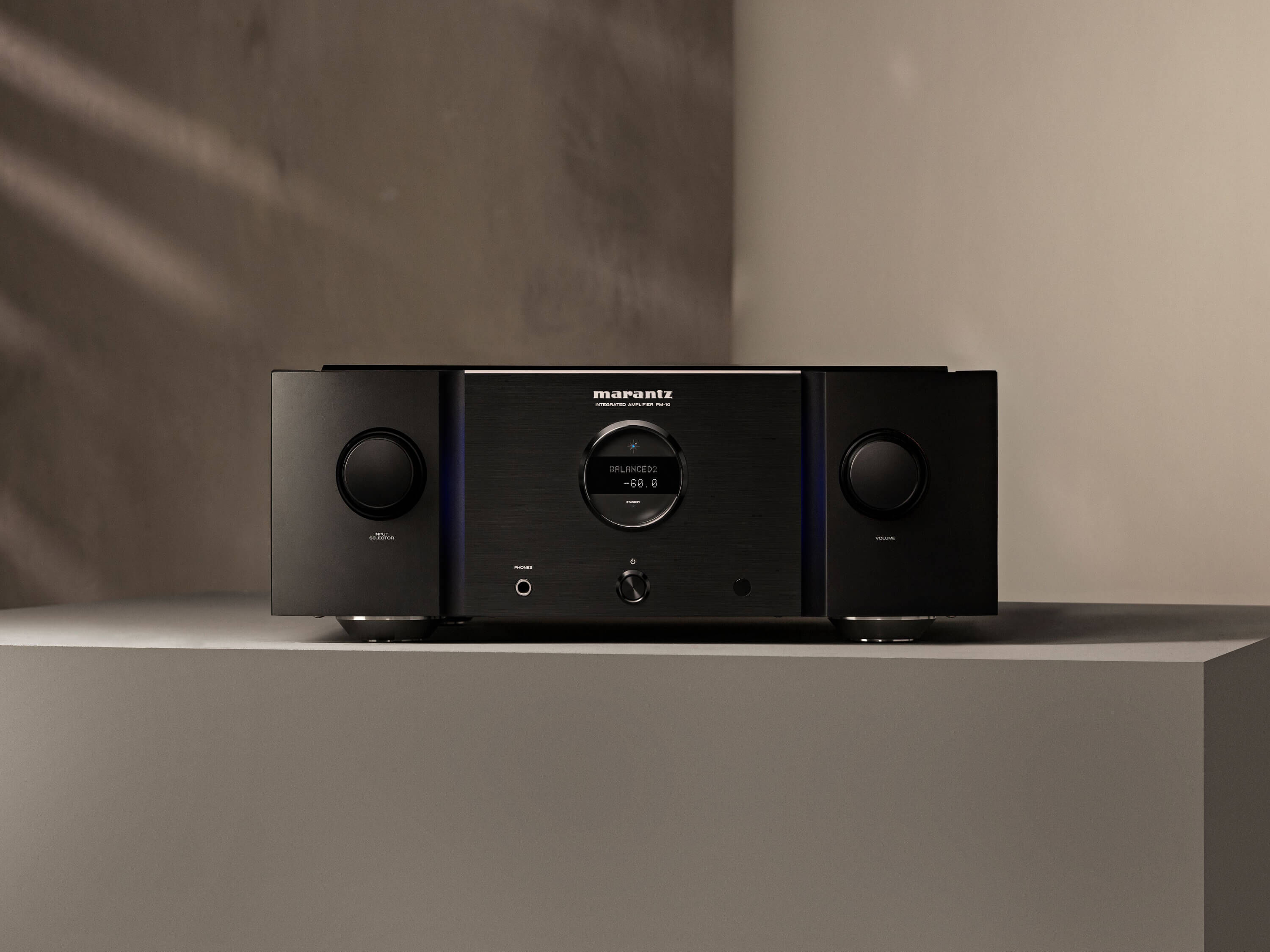 PM-10 - Reference Integrated Stereo Amplifier with 200W and Custom