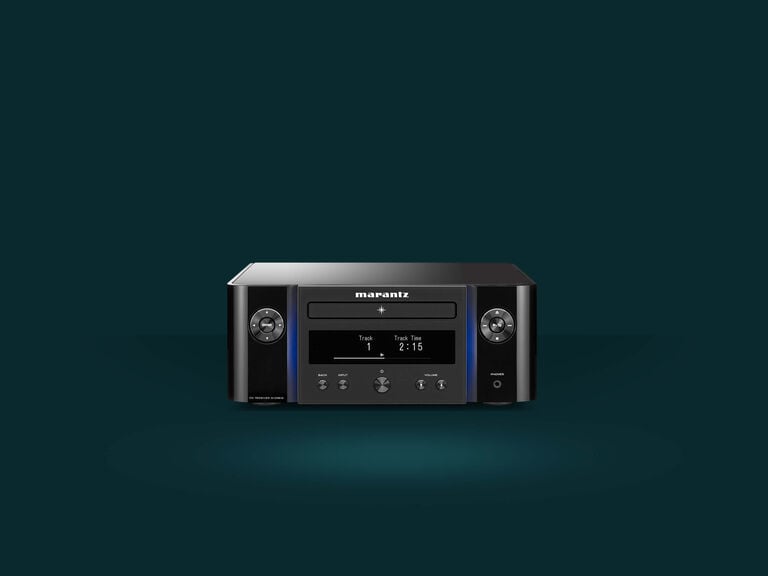 M-CR612, Black, lifestyle