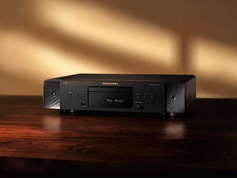CD 70 Black Front