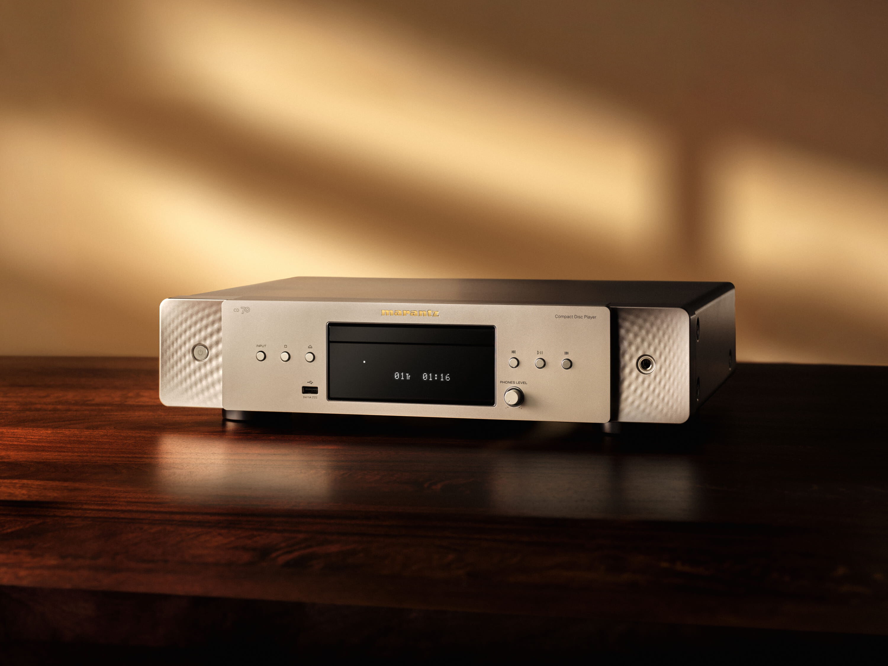 CD 70 - 高性能DACおよびUSB再生対応CDプレーヤー | Marantz - 日本